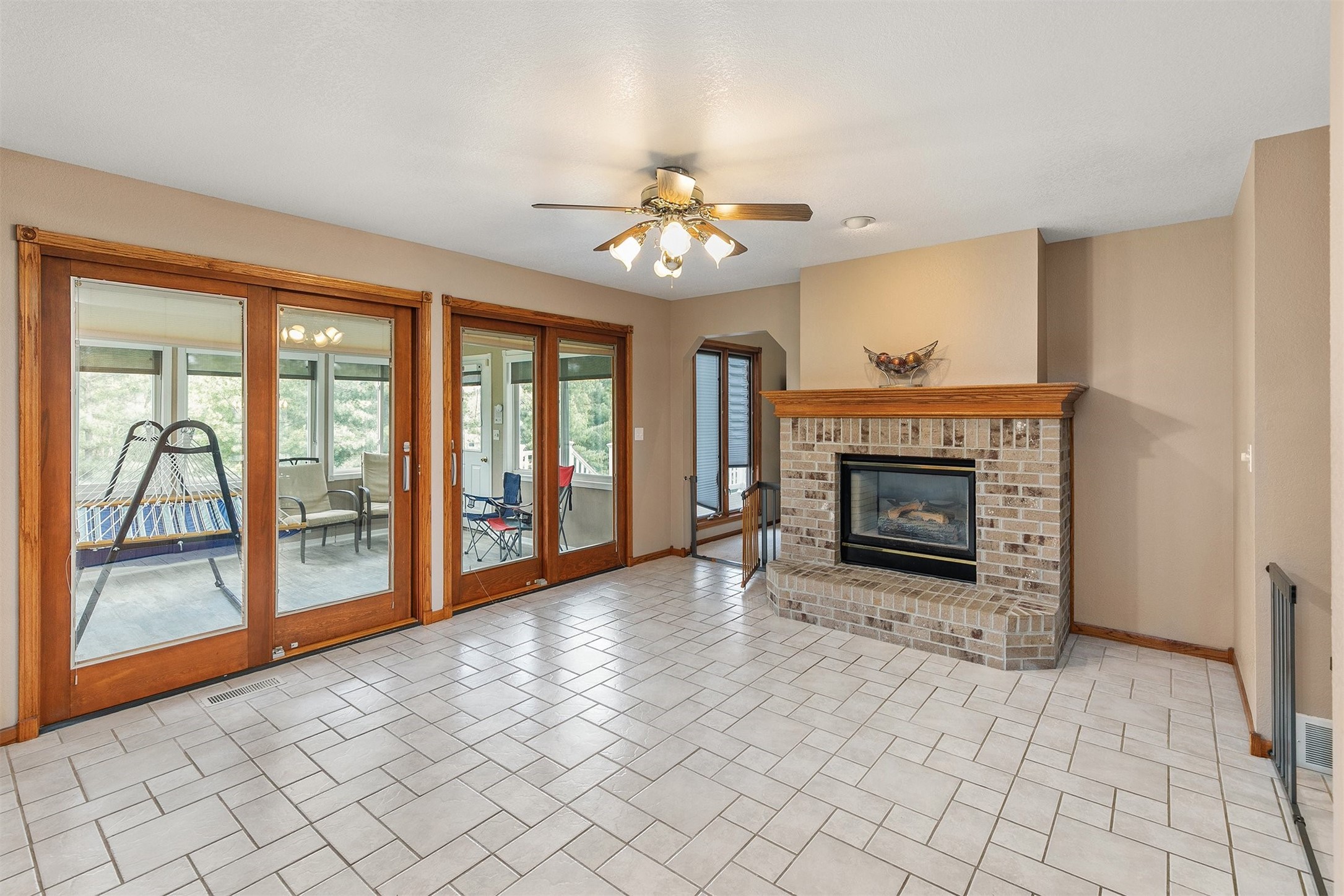 913 W 18th Street, Newton, Iowa image 9