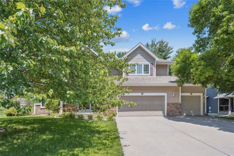 303 Trevor Court Norwalk IA 50211