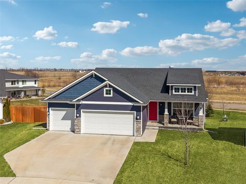 Homes For Sale - 2425 SE Sawyer Pointe<br/> Waukee, IA 50263