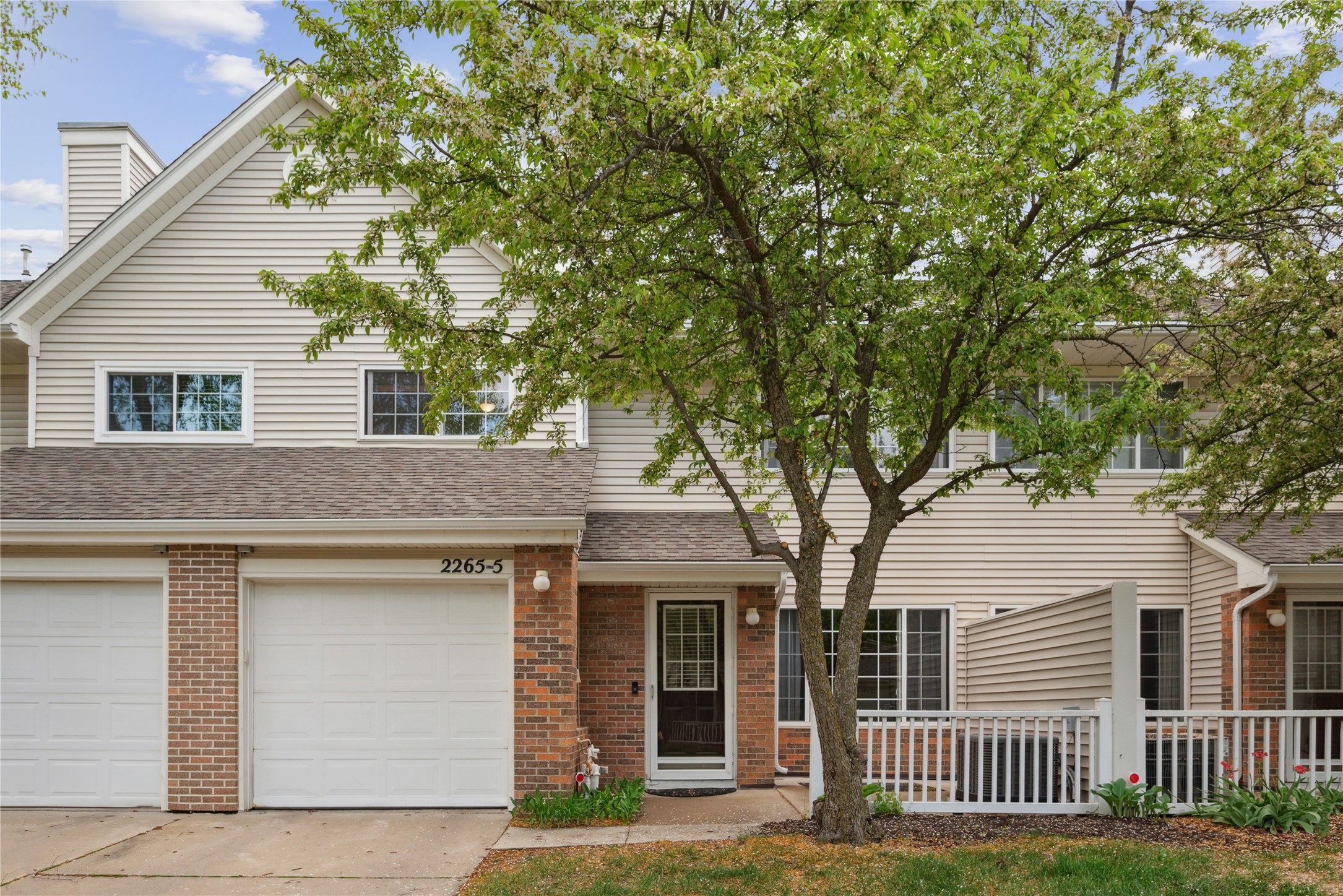 2265 Grand Avenue, West Des Moines, Iowa image 1
