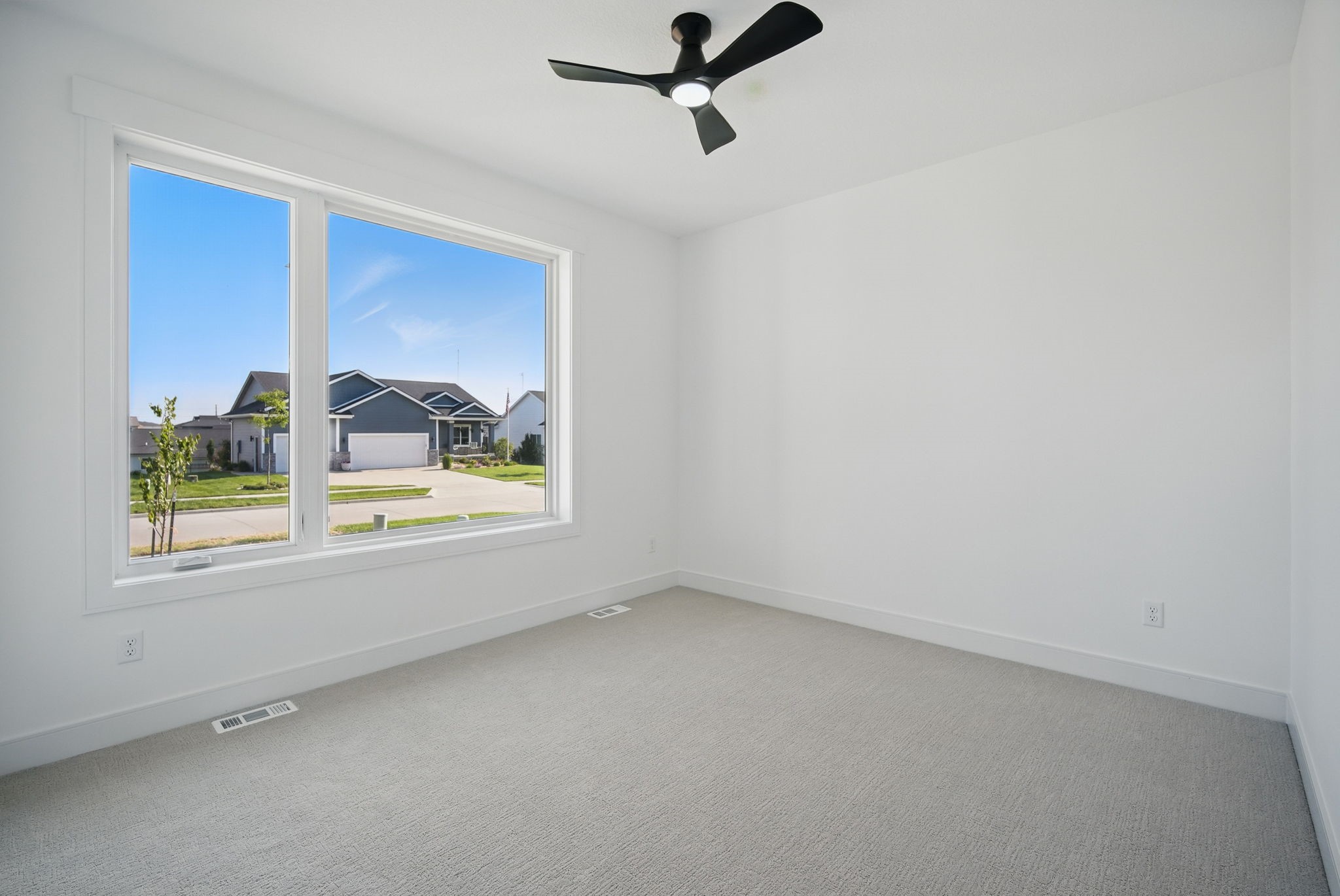 16332 Northpark Drive, Urbandale, Iowa image 22