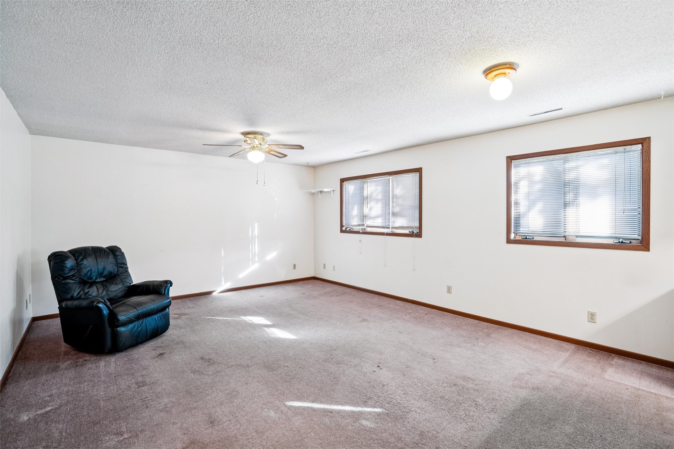 1401 W 16th Street S 2