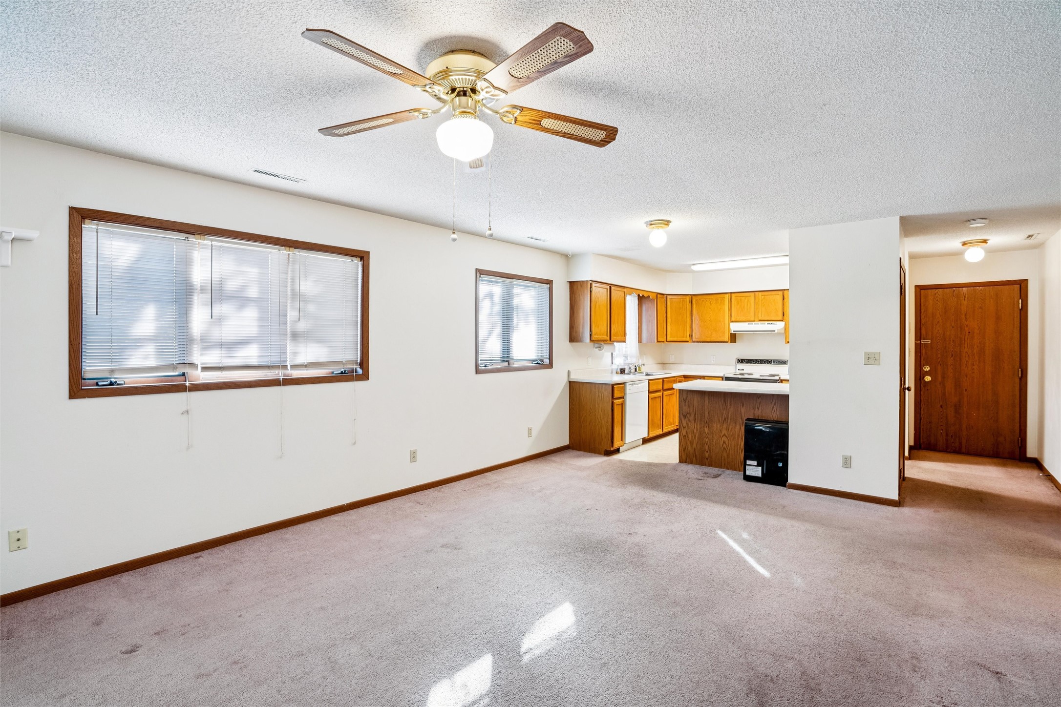 1401 W 16th Street S 2