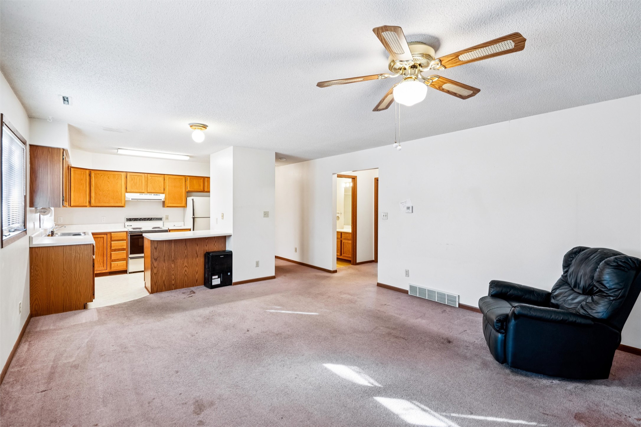 1401 W 16th Street S 2