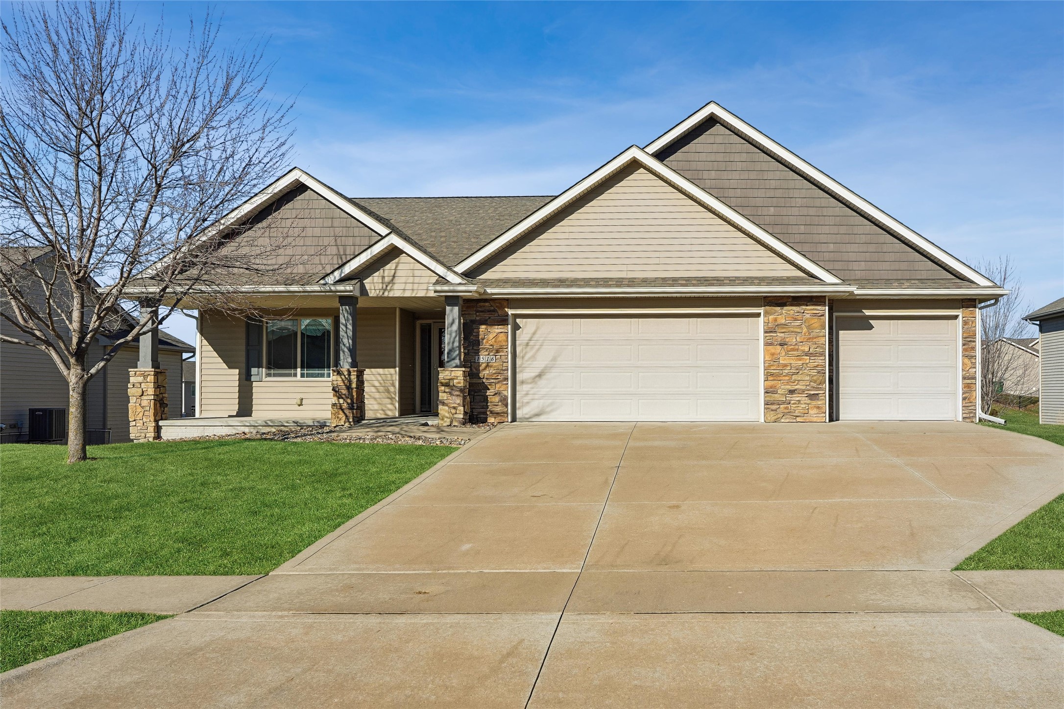 1516 NE Williamsburg Drive