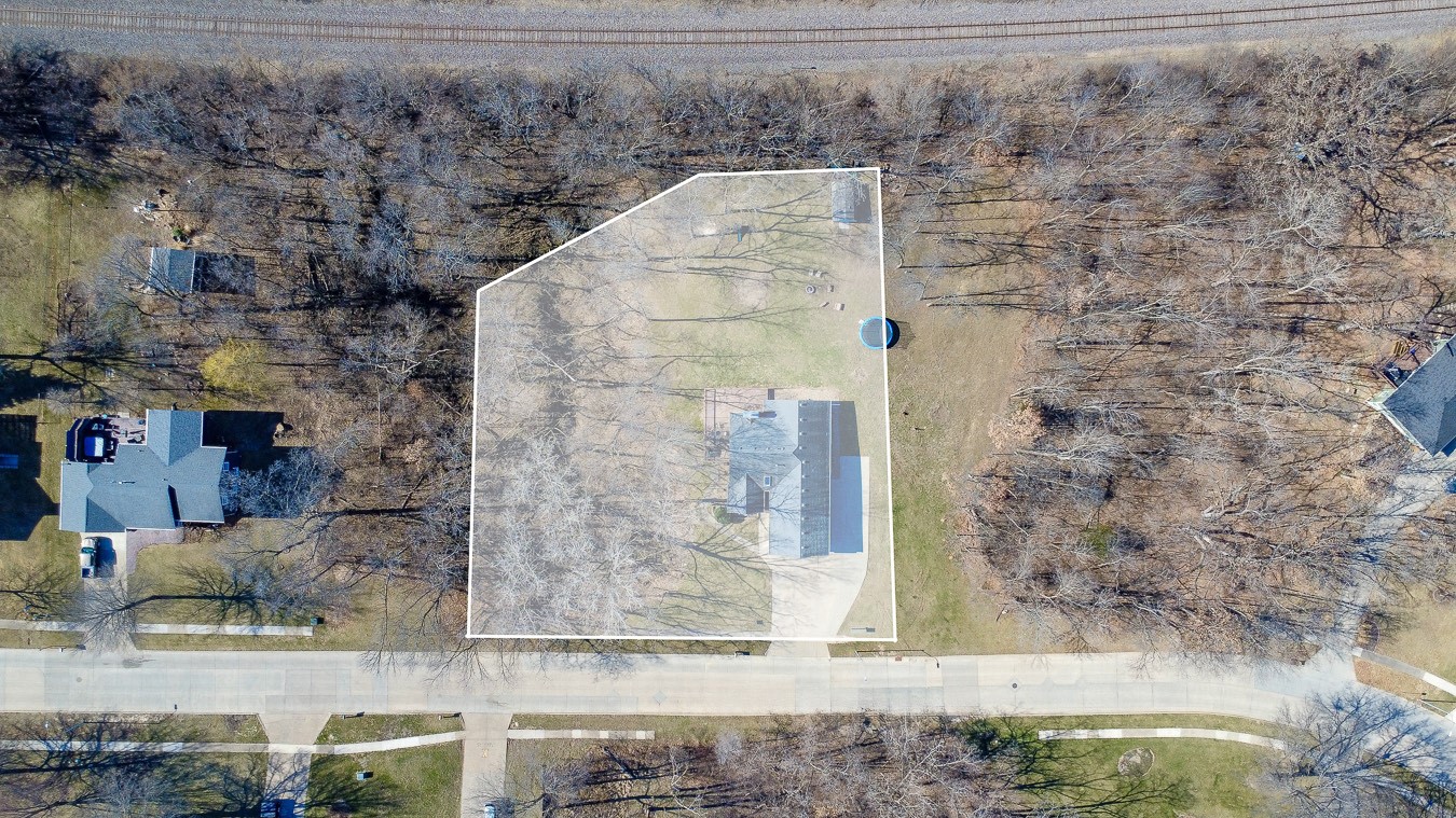 2502 W Larson Street, Knoxville, Iowa image 34