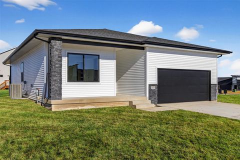 Homes For Sale - 1035 NW Yorktown Drive<br/> Waukee, IA 50263