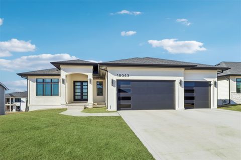 Homes For Sale - 18043 Townsend Drive<br/> Clive, IA 50325