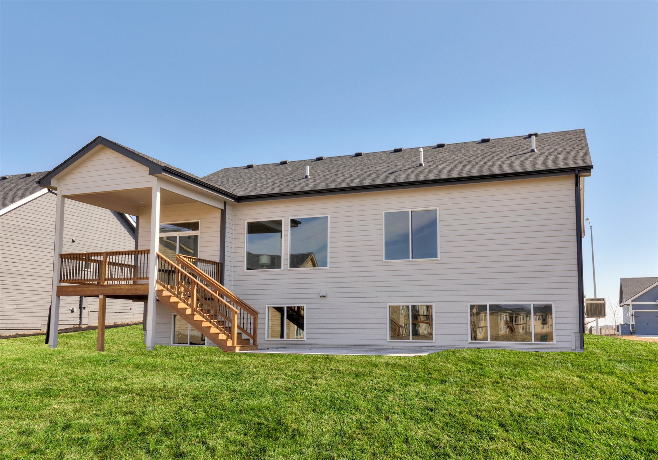 1116 NE Meadow Crossing Drive