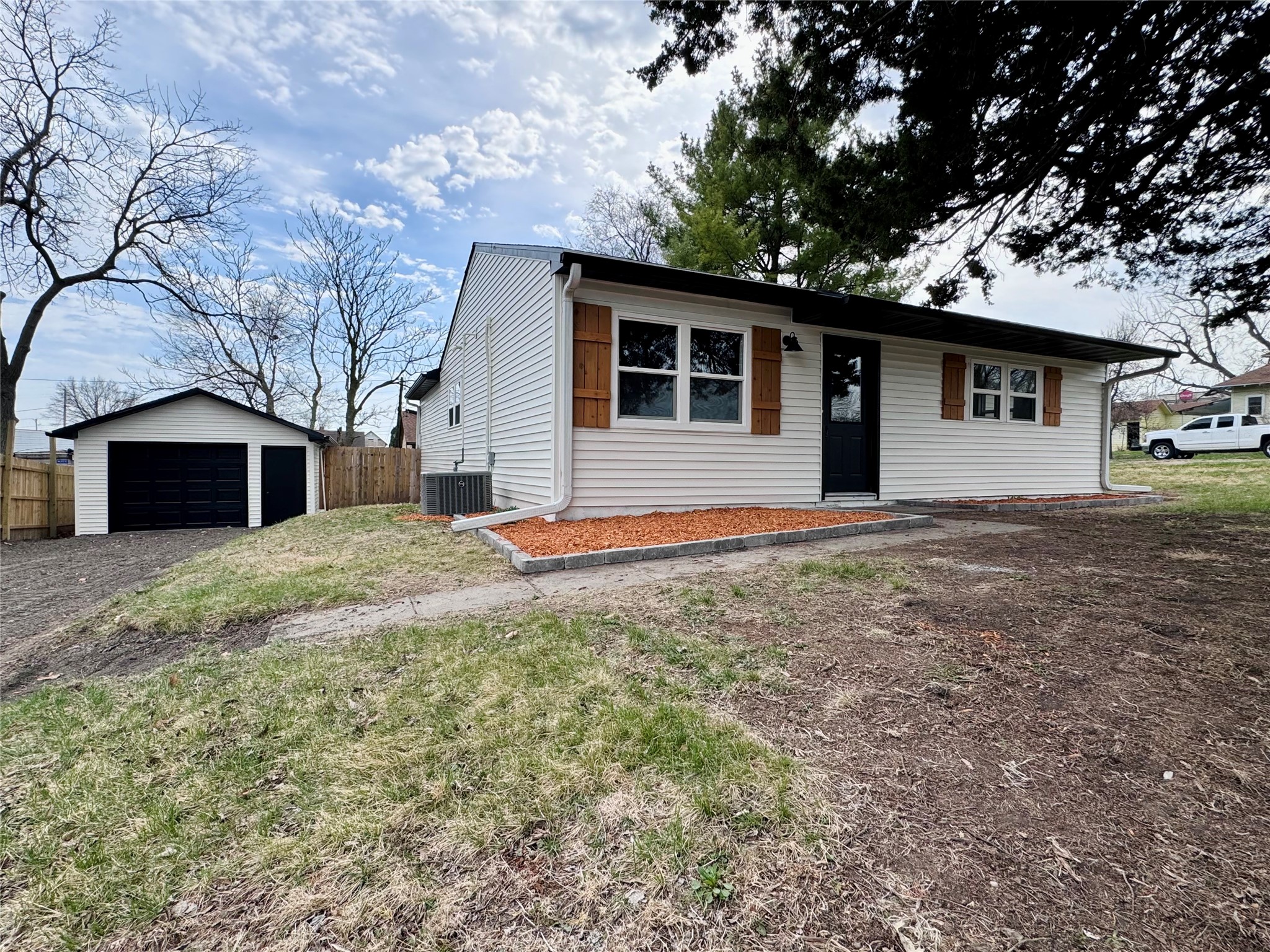 1402 E Marion Street