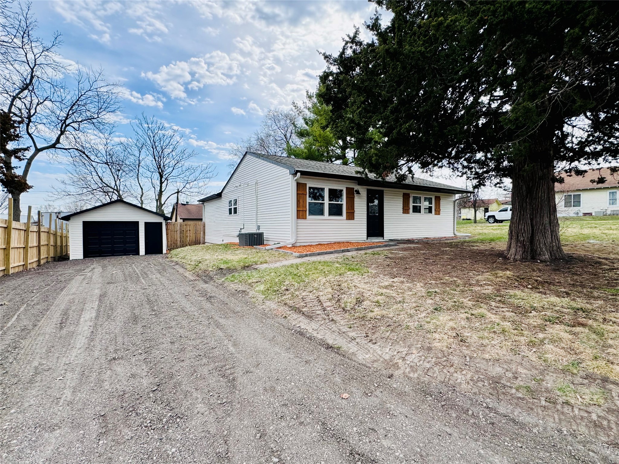 1402 E Marion Street