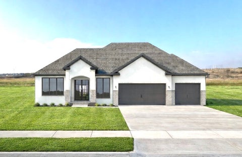 Homes For Sale - 8351 Edgewood Court<br/> Dallas County, West Des Moines, IA 50266