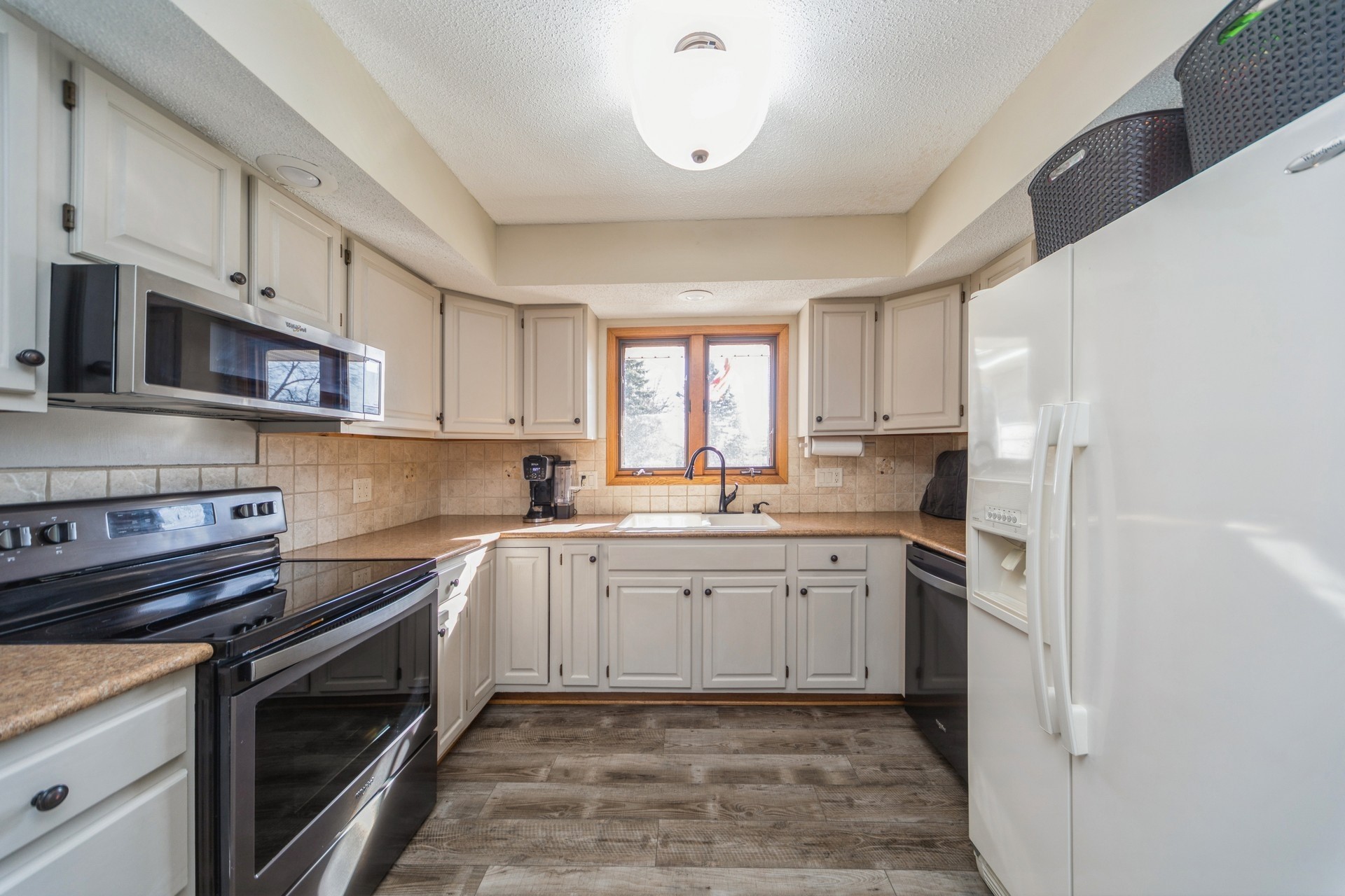 4106 Patricia Drive, Urbandale, Iowa image 7
