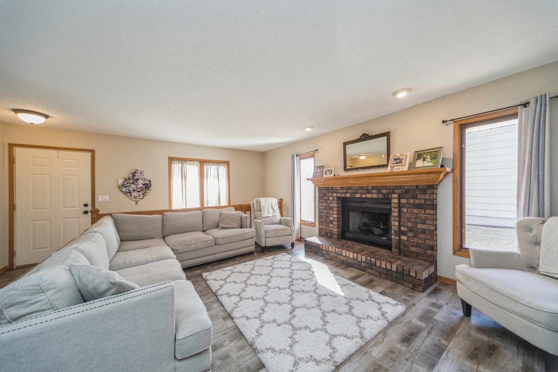 4106 Patricia Drive, Urbandale, Iowa image 3