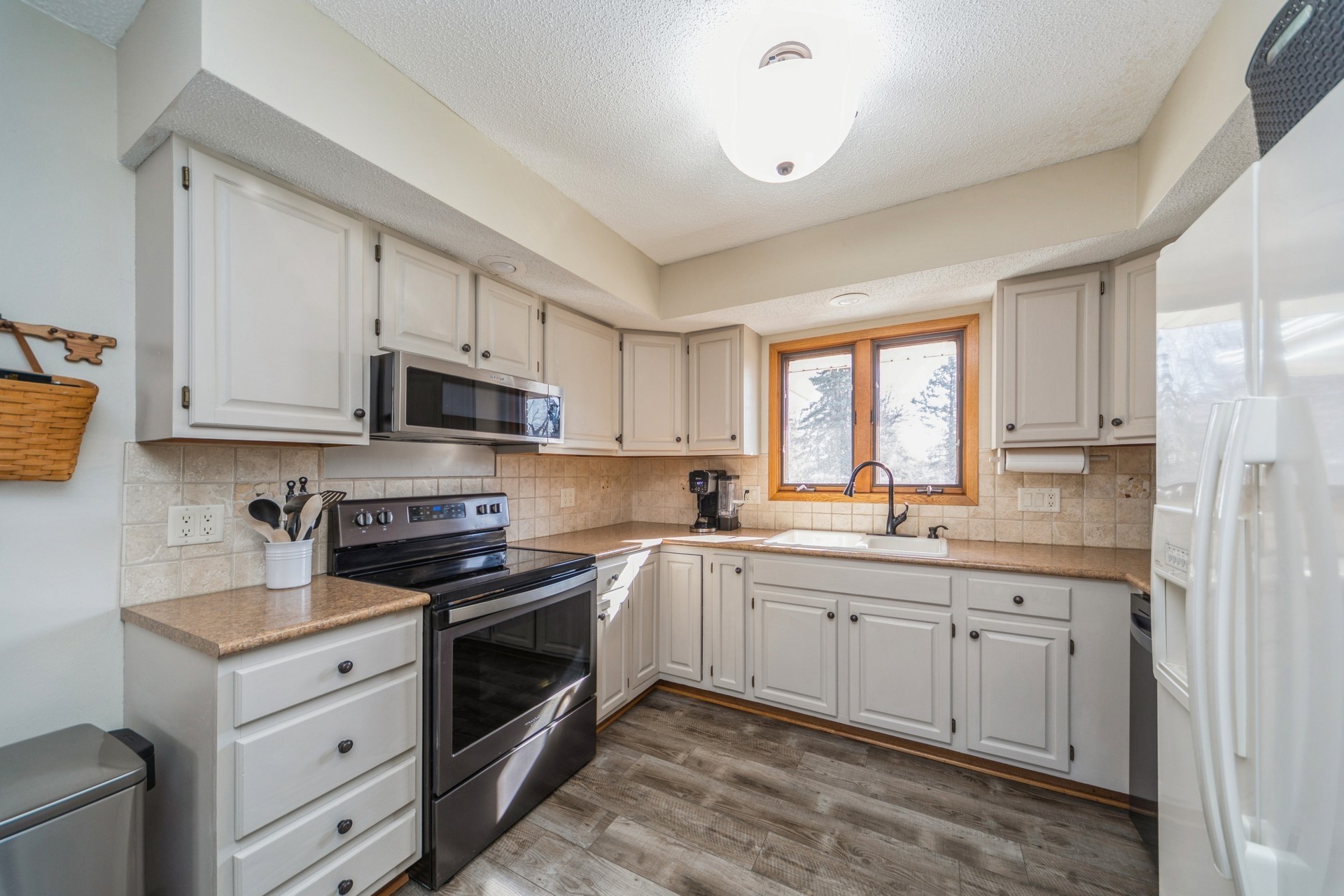 4106 Patricia Drive, Urbandale, Iowa image 8
