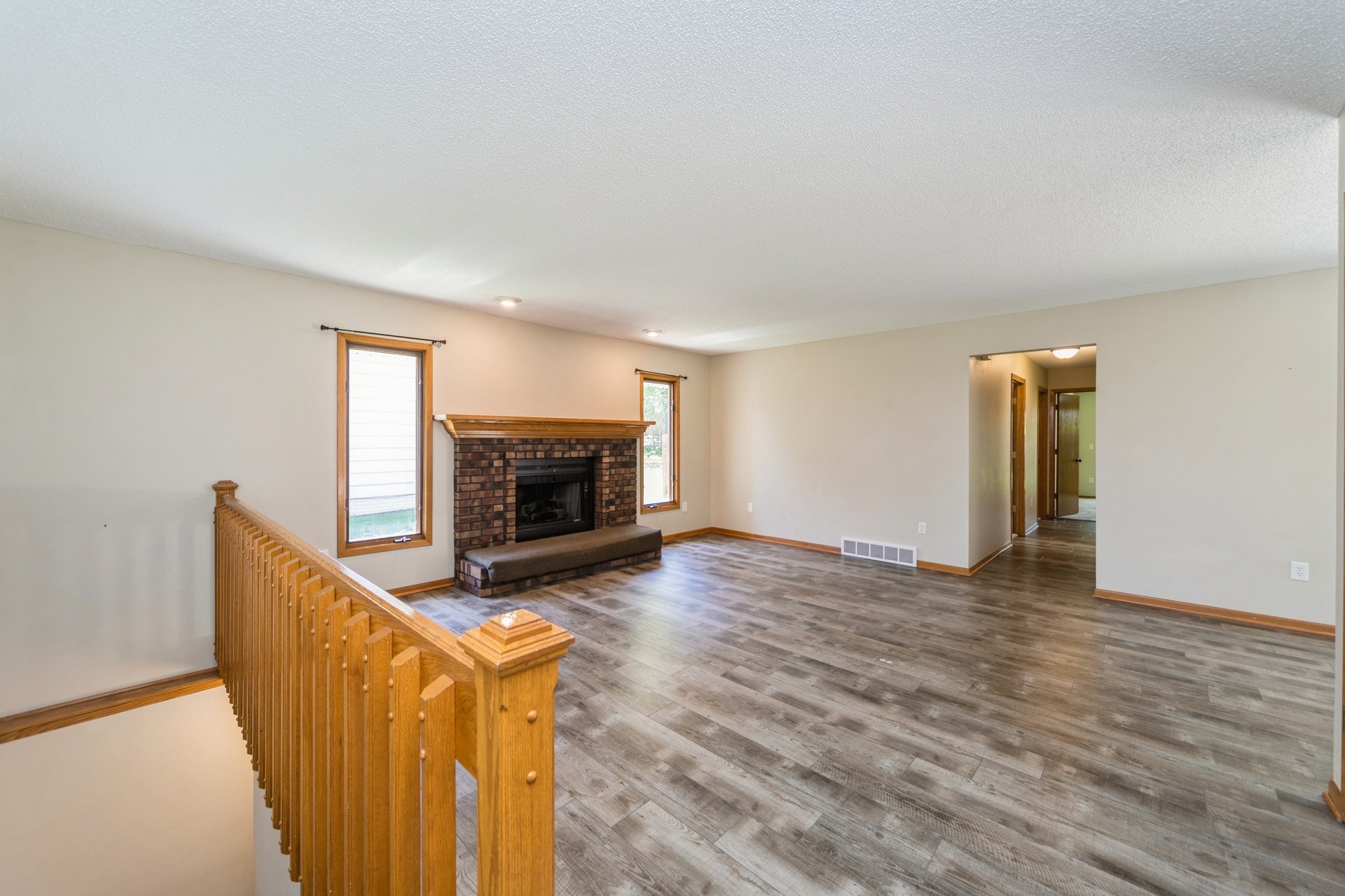 Urbandale, Iowa 50322, United States, 3 Bedrooms Bedrooms, ,3 BathroomsBathrooms,Residential,Active,115521