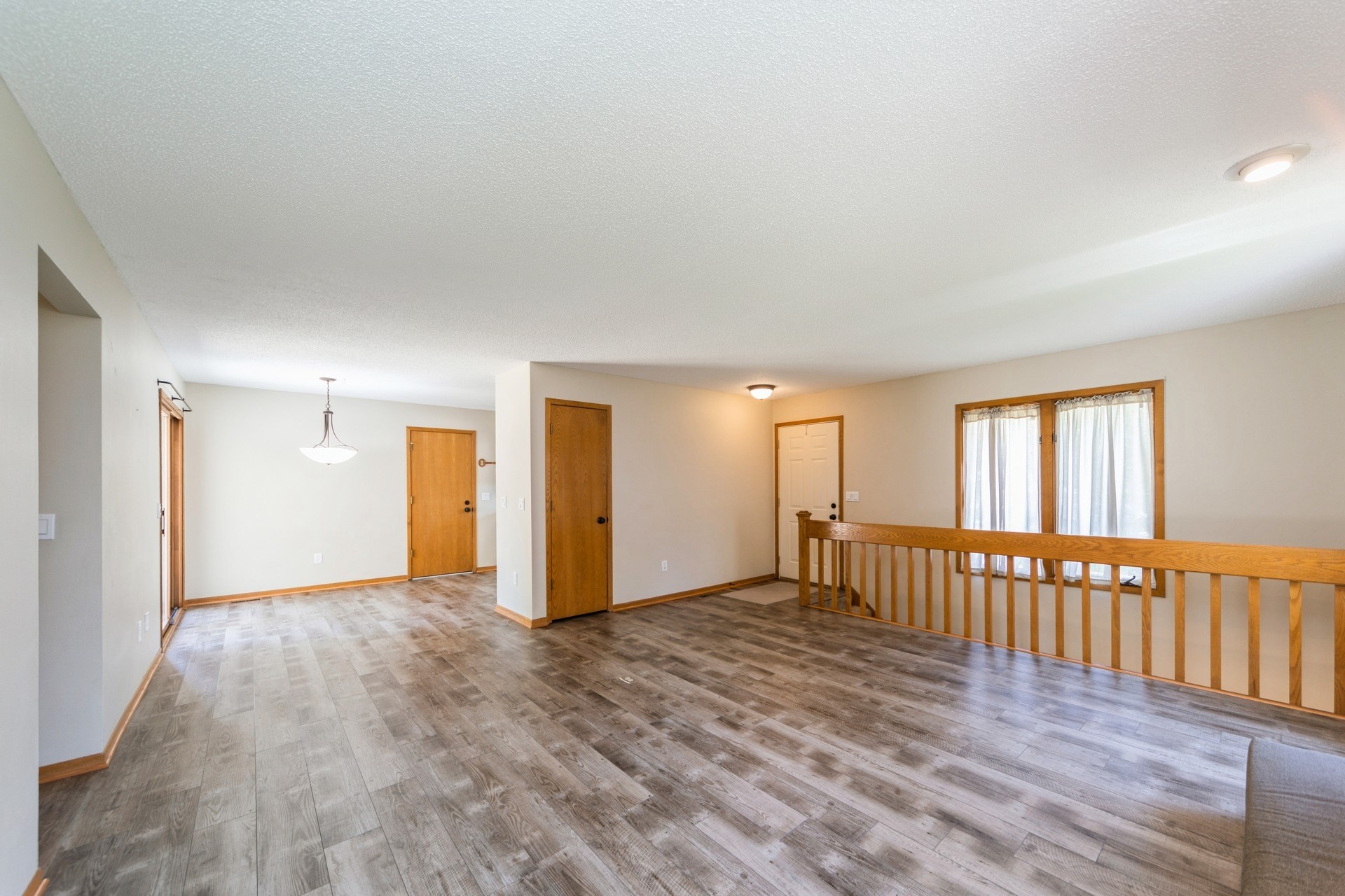 Urbandale, Iowa 50322, United States, 3 Bedrooms Bedrooms, ,3 BathroomsBathrooms,Residential,Active,115521