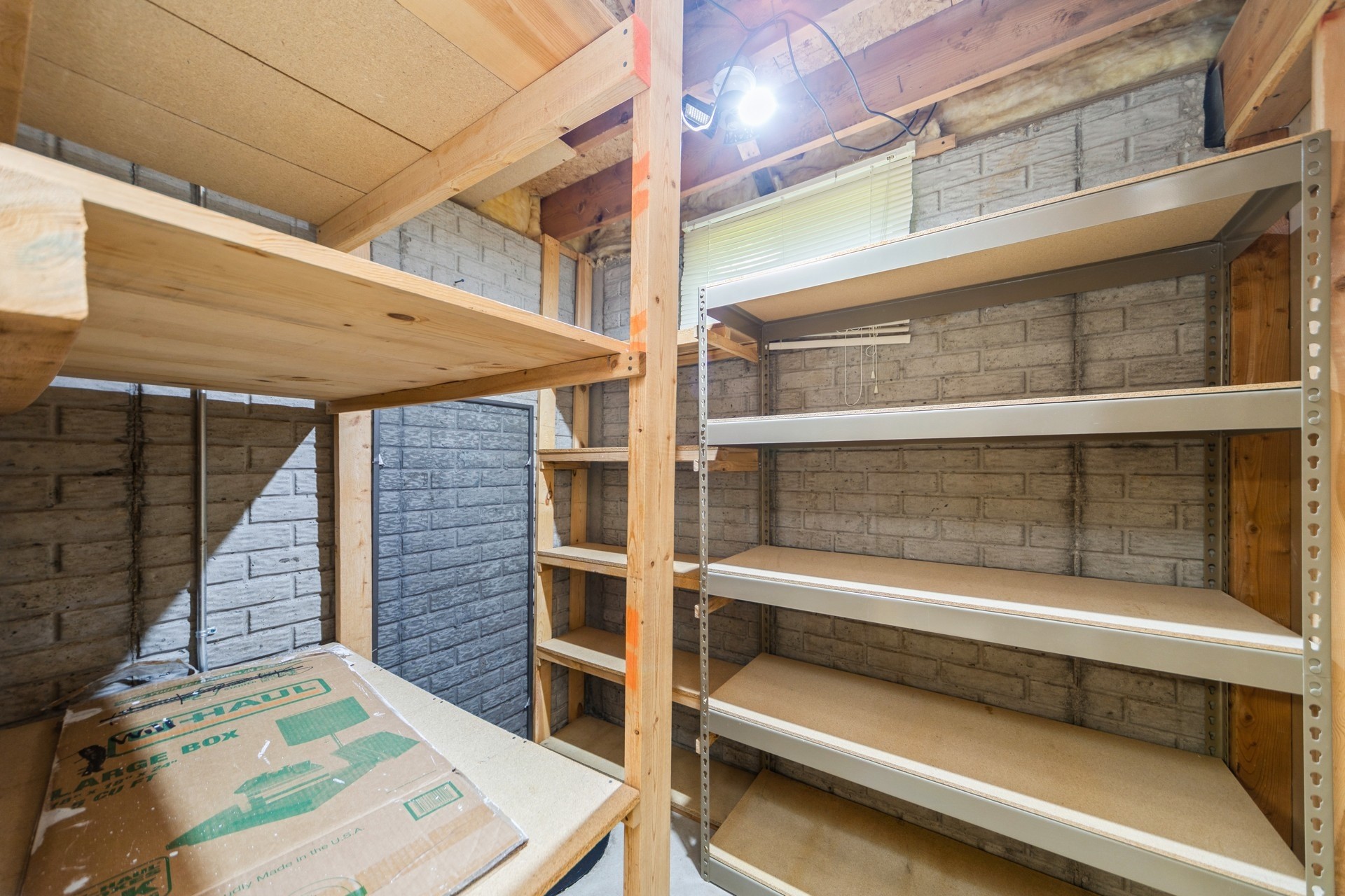 Urbandale, Iowa 50322, United States, 3 Bedrooms Bedrooms, ,3 BathroomsBathrooms,Residential,Active,115521