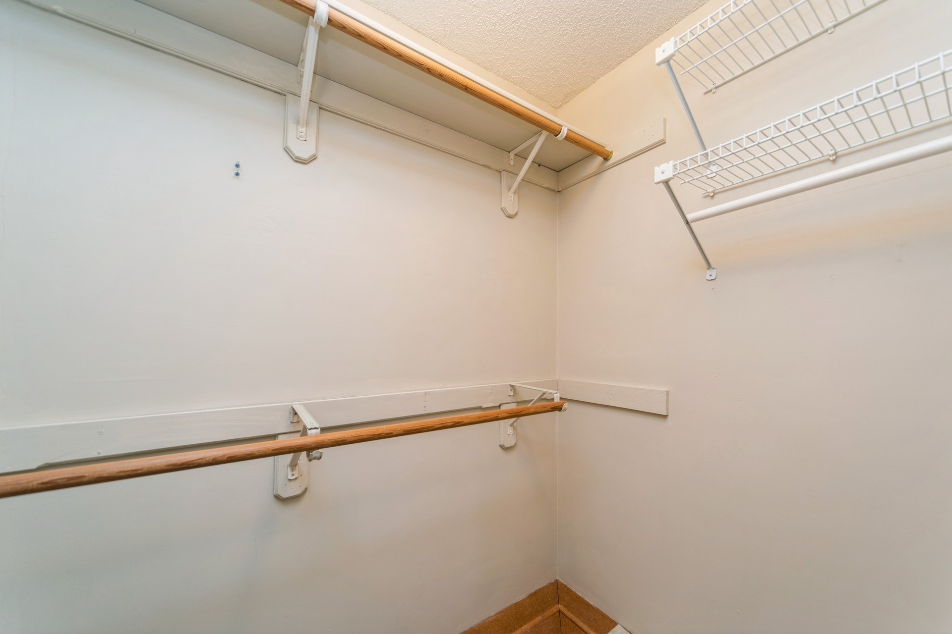 Urbandale, Iowa 50322, United States, 3 Bedrooms Bedrooms, ,3 BathroomsBathrooms,Residential,Active,115521