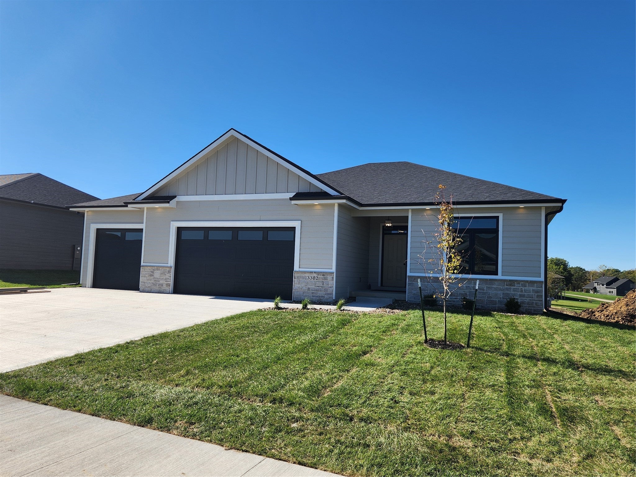 3302 SE Bannister Drive