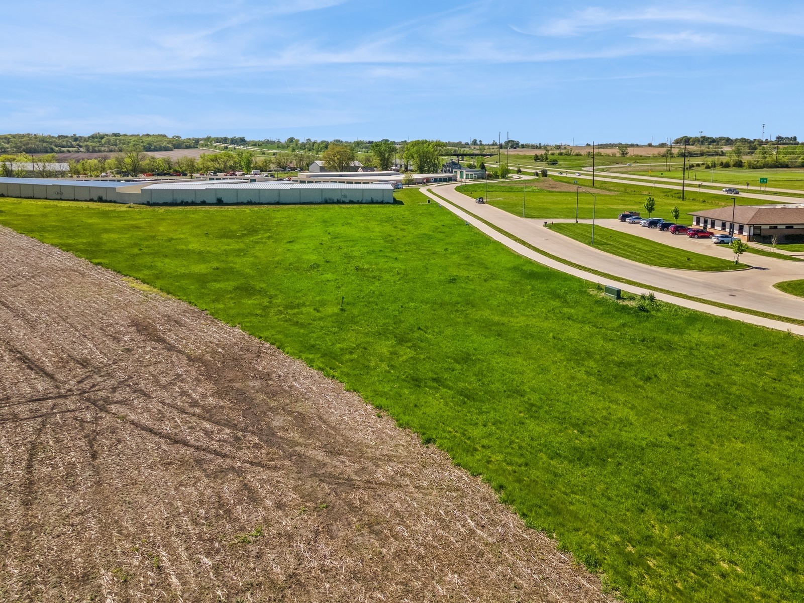2820 Gateway Drive, Carlisle, Iowa image 4