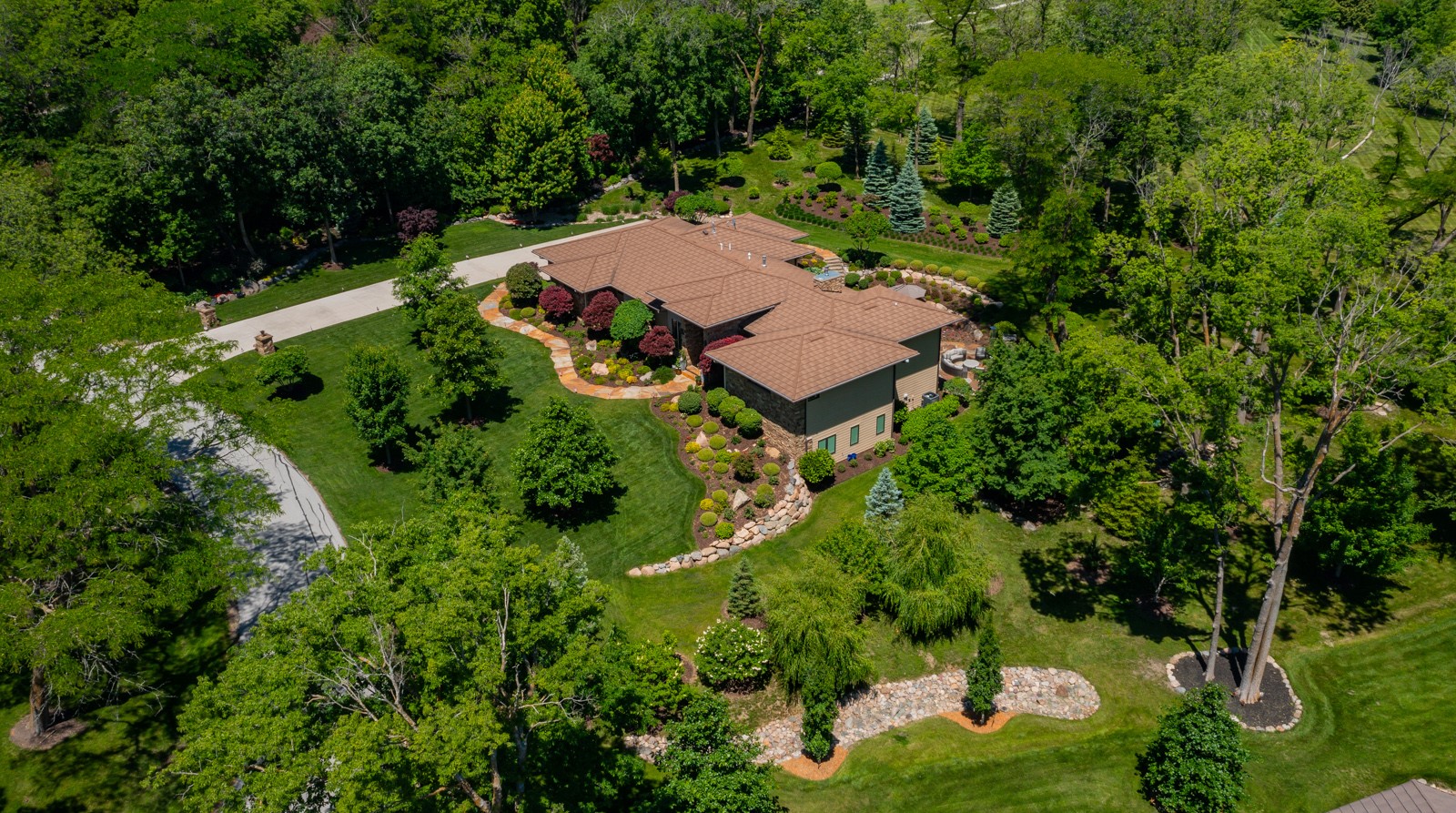 31379 Chardonnay Point, Waukee, Iowa image 34