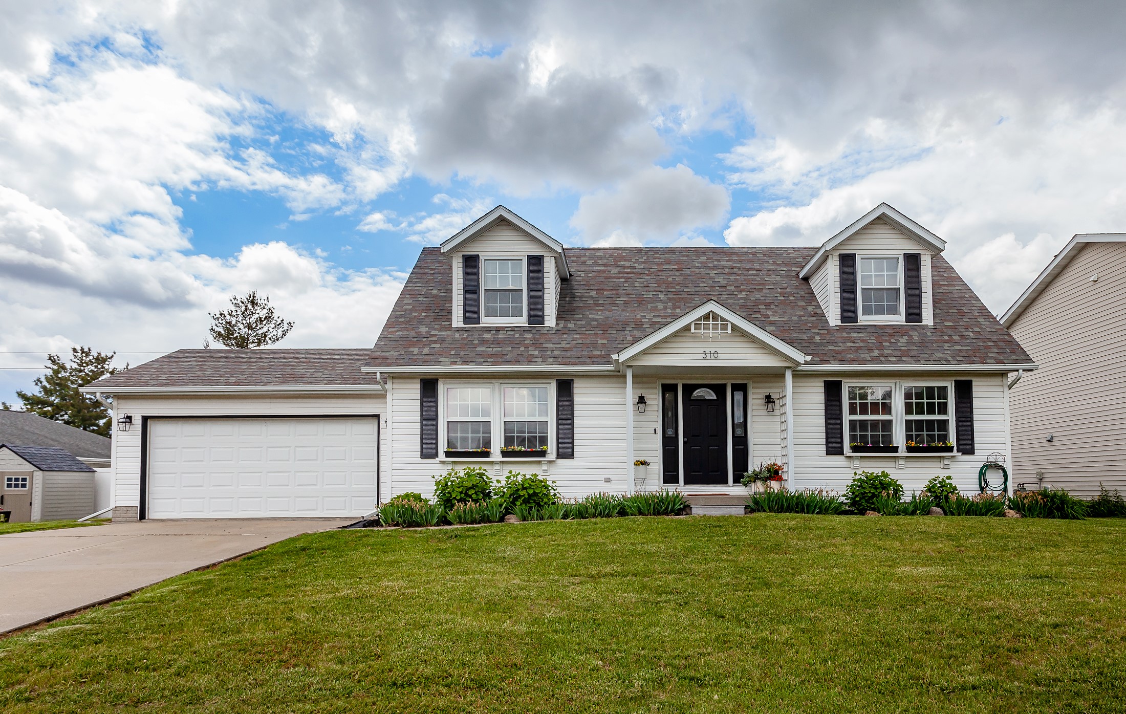 310 NE Meadowlark Lane, Waukee, Iowa image 1