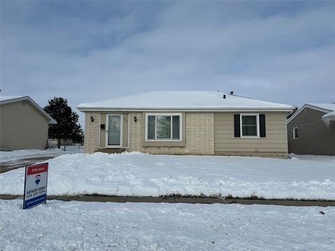 2024 N 4th Avenue E Newton IA 50208