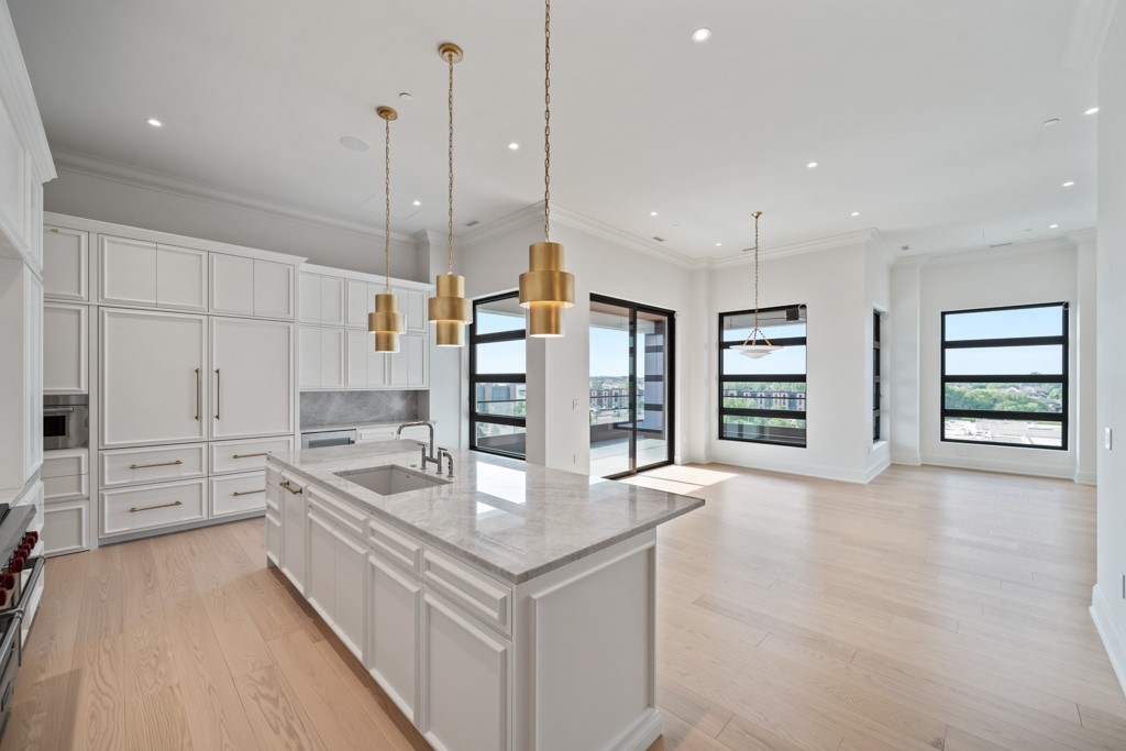 595 60th Street S 305
