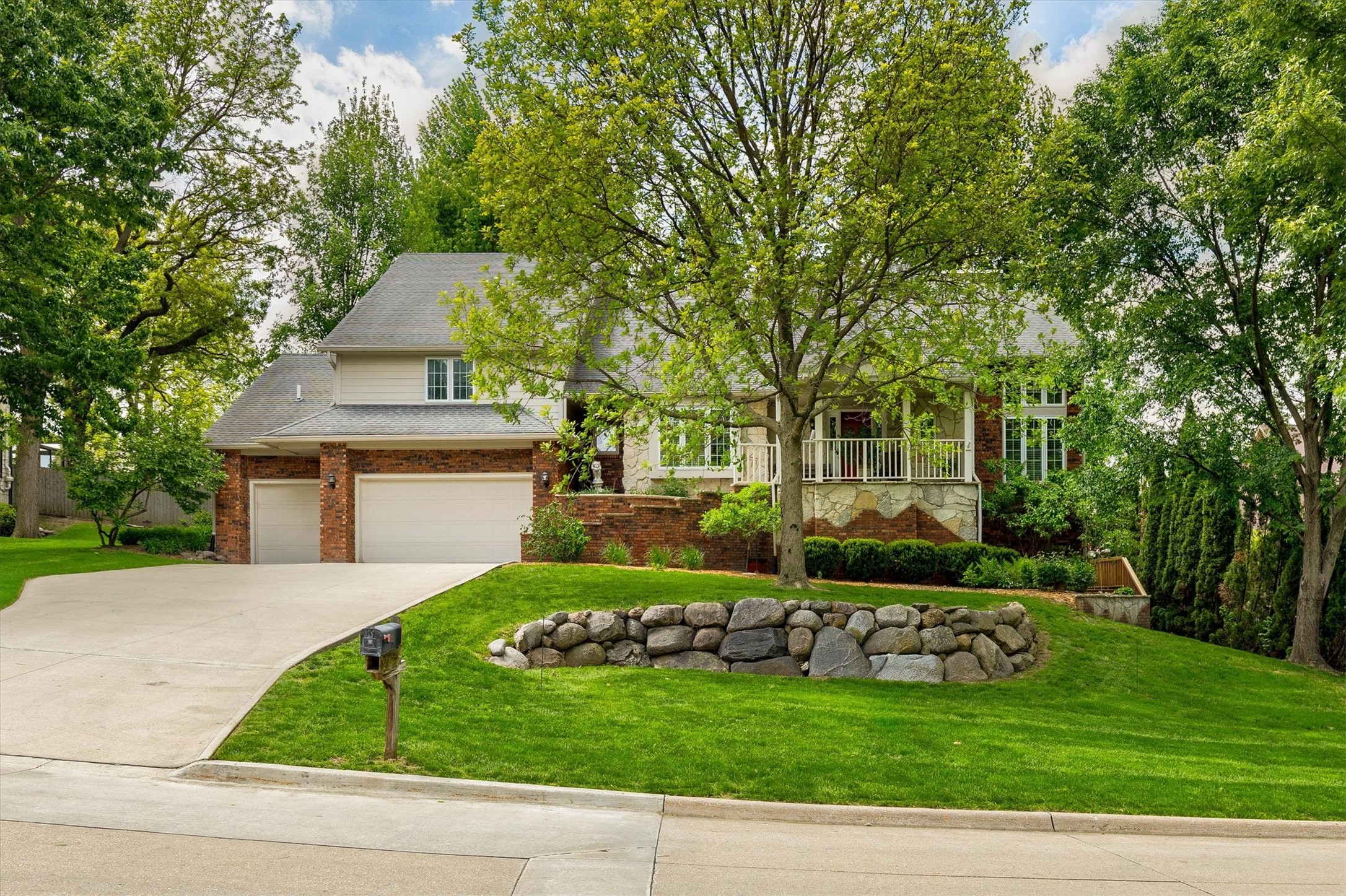 705 S 25th Court