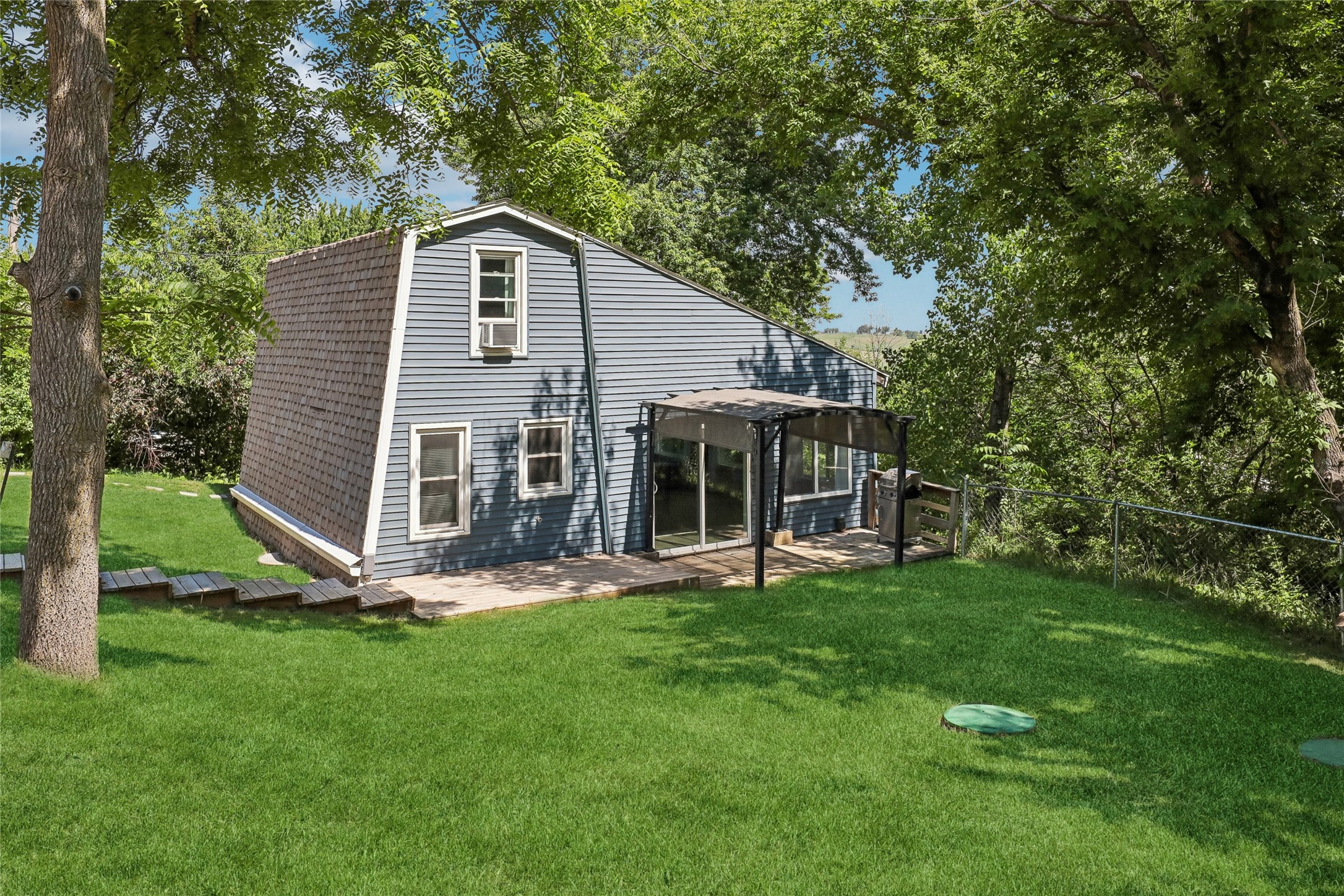6033 N Lakeshore Drive