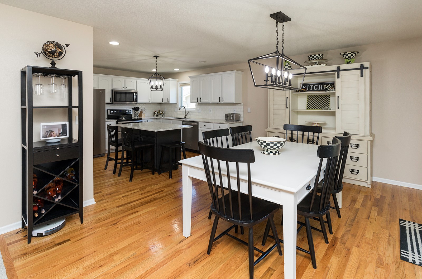 7911 Aspen Drive, West Des Moines, Iowa image 8