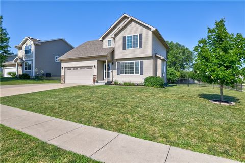 Single Family Residence in Waukee IA 770 Hummingbird Circle 1.jpg