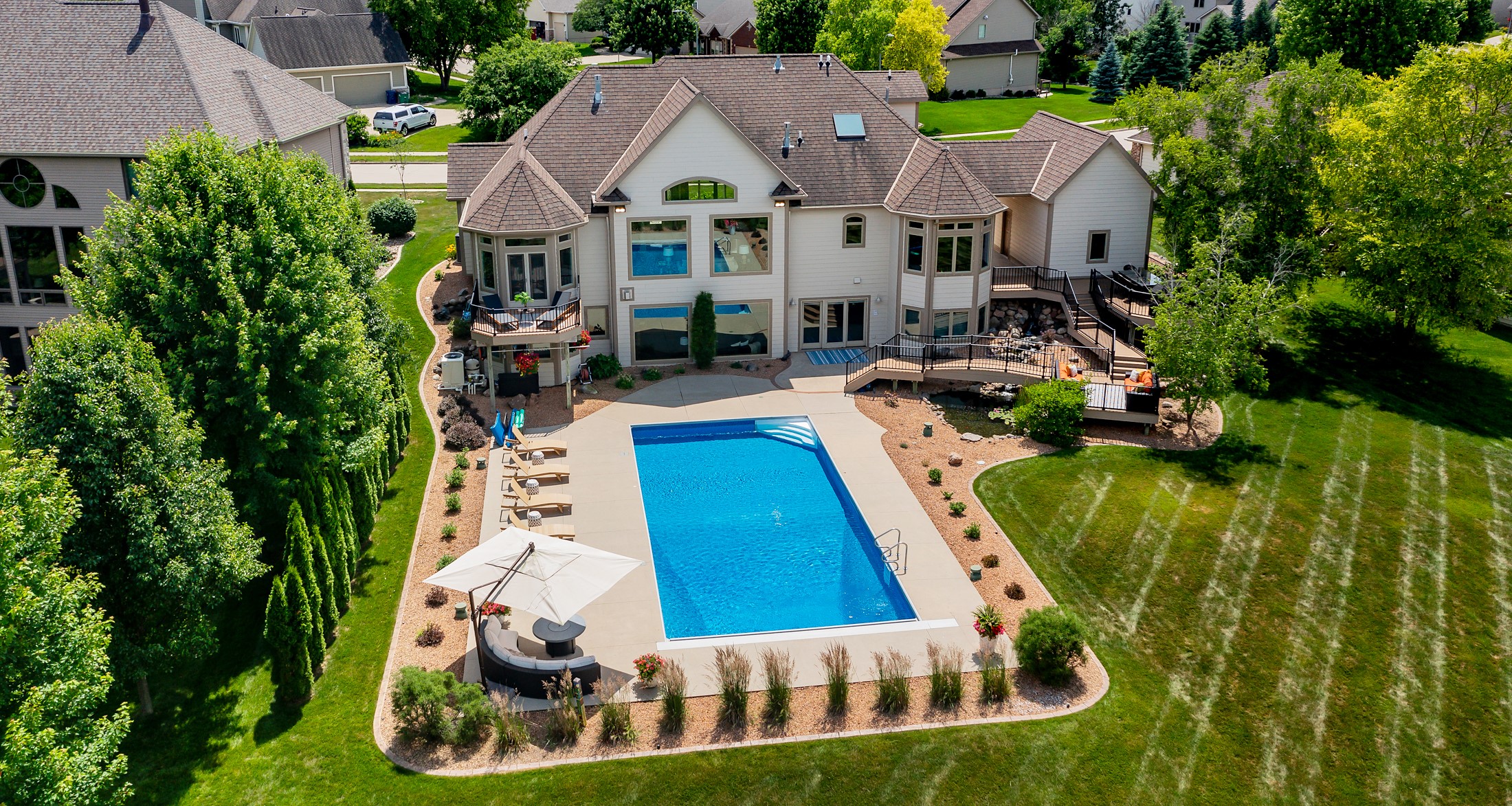 15217 Oakwood Drive