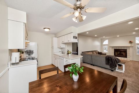 Condo For Sale - 401 SE Lowell Drive #6<br/> Ankeny, IA 50021