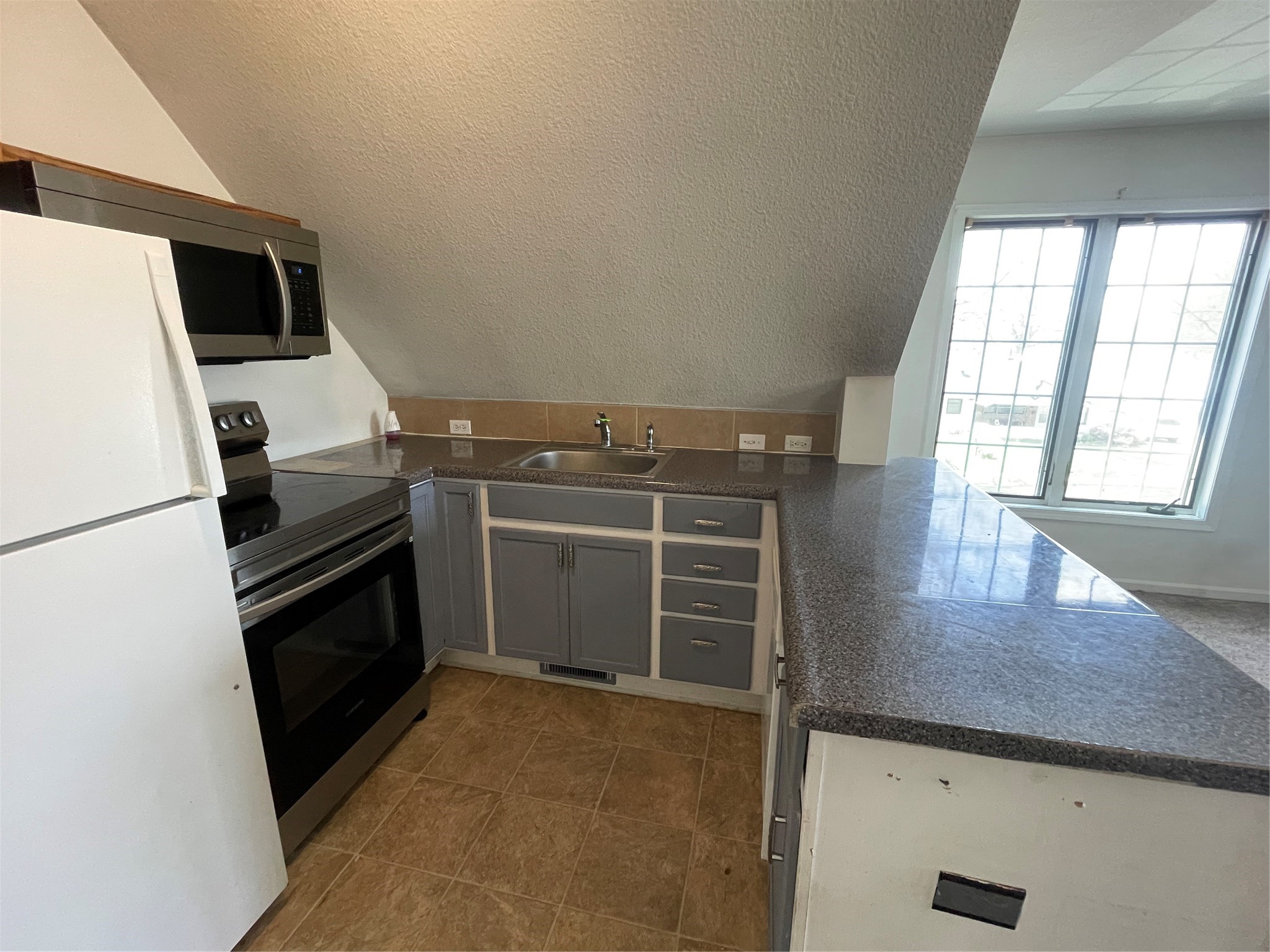 4017 Cambridge Street