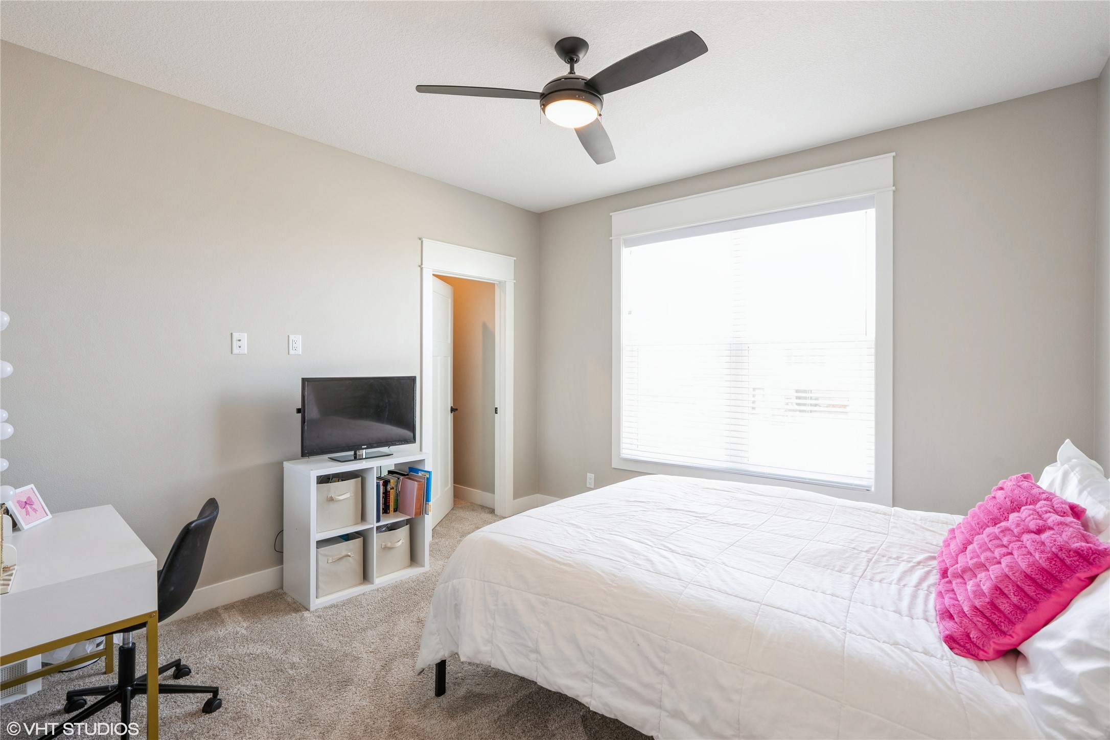 910 Ledgestone Court, Polk City, Iowa image 6