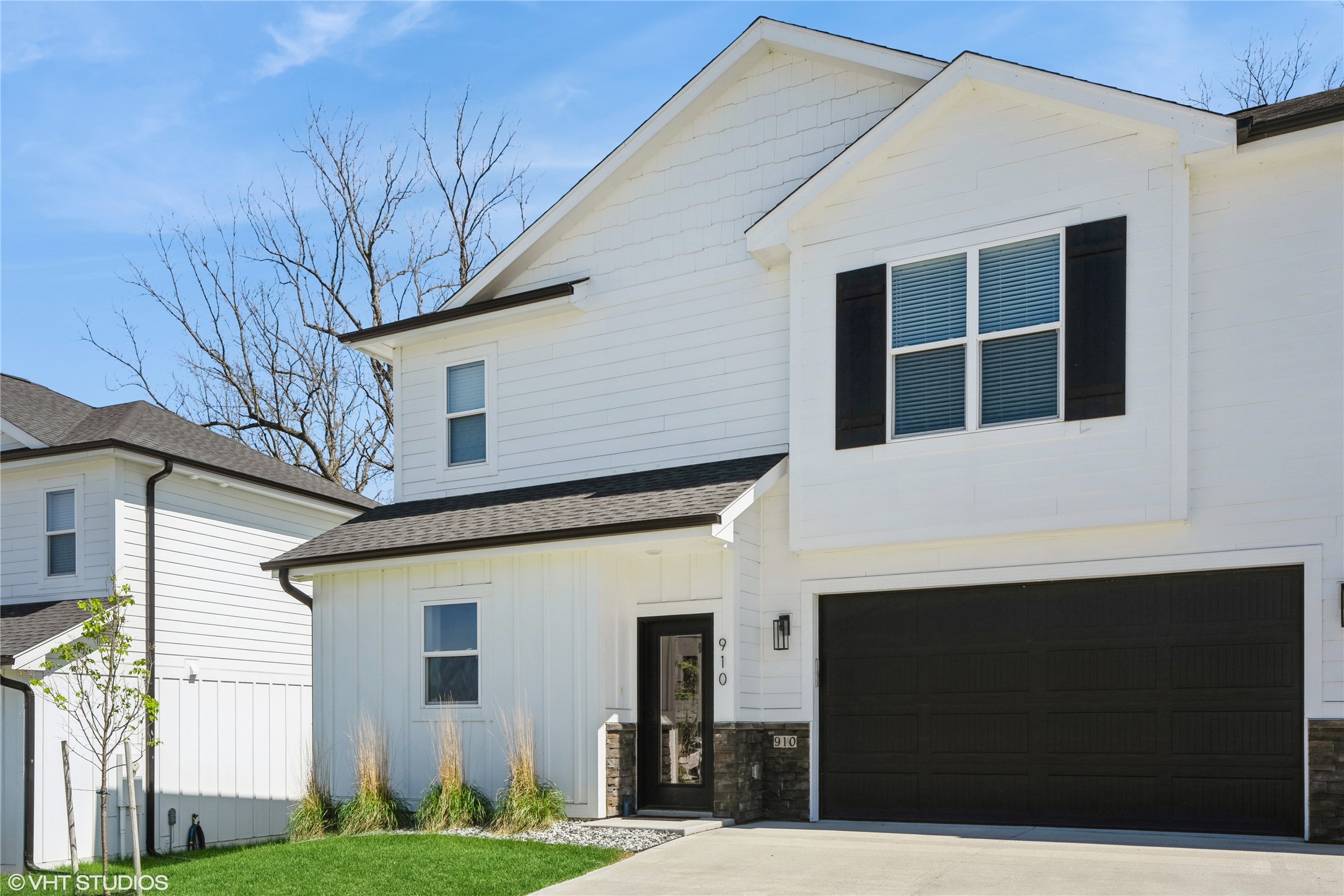 910 Ledgestone Court, Polk City, Iowa image 1