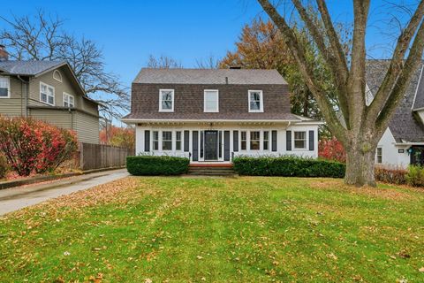 407 38th Place Des Moines IA 50312