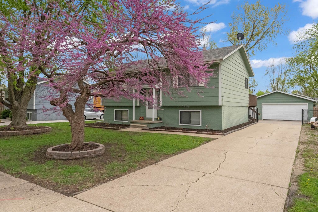 1010 7th Street, Altoona, Iowa image 1
