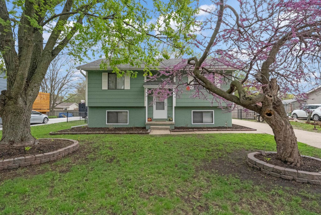 1010 7th Street, Altoona, Iowa image 2