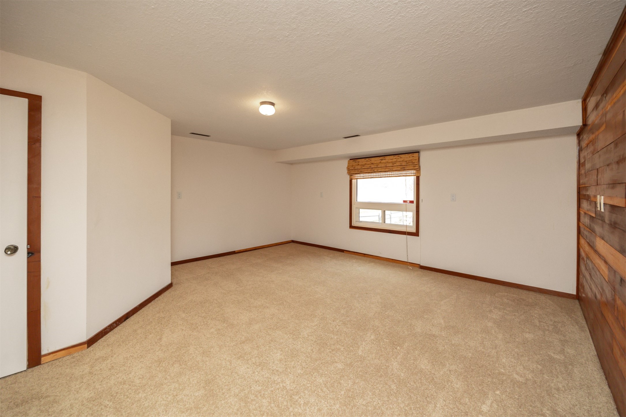2800 Claiborne Circle, Urbandale, Iowa image 26
