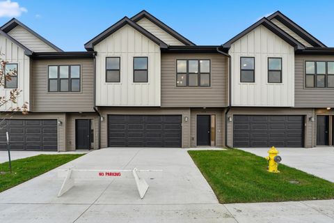 Condo For Sale - 1376 Meadow Rose Place<br/> Waukee, IA 50263