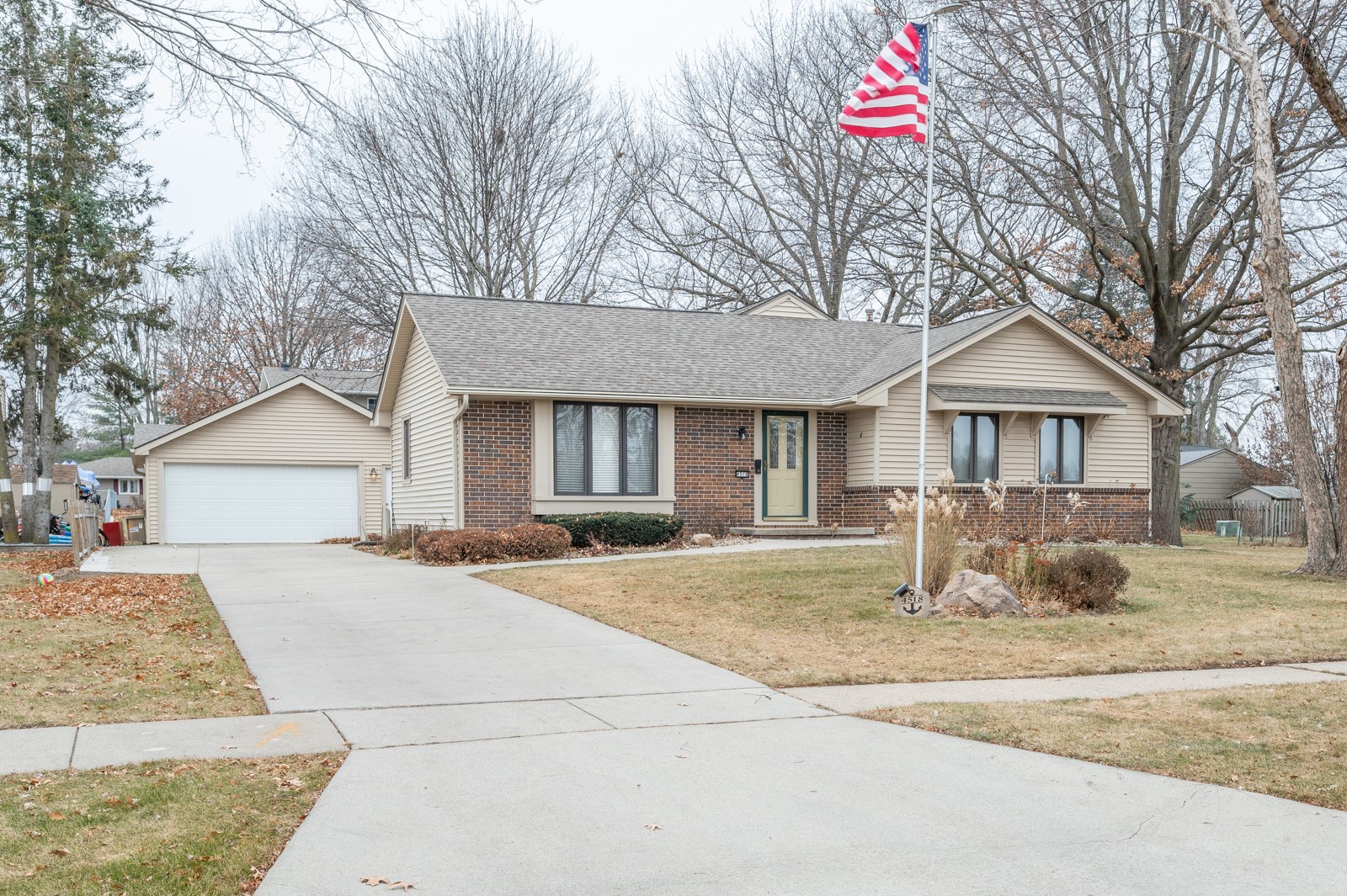 4518 71st Place, Urbandale, Iowa image 1