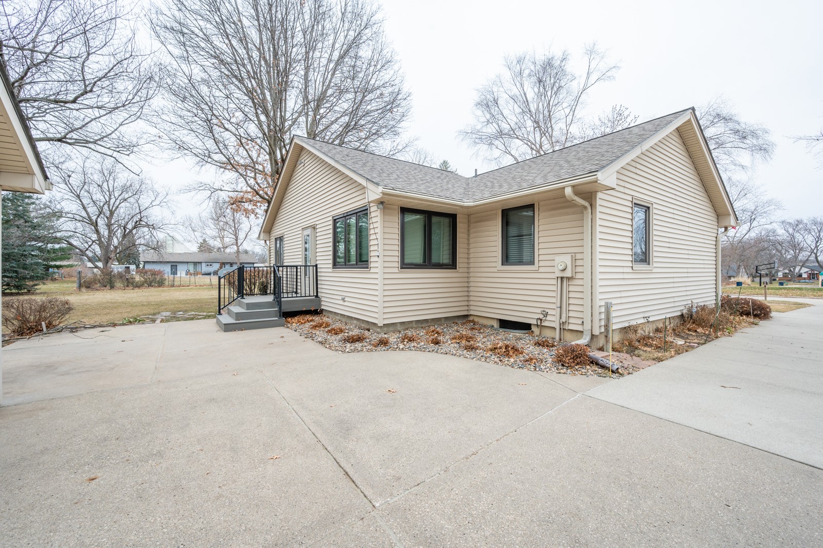 4518 71st Place, Urbandale, Iowa image 26