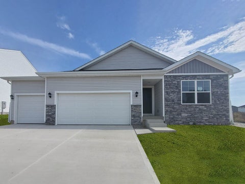 Homes For Sale - 2833 Brook View Drive<br/> Des Moines, IA 50317
