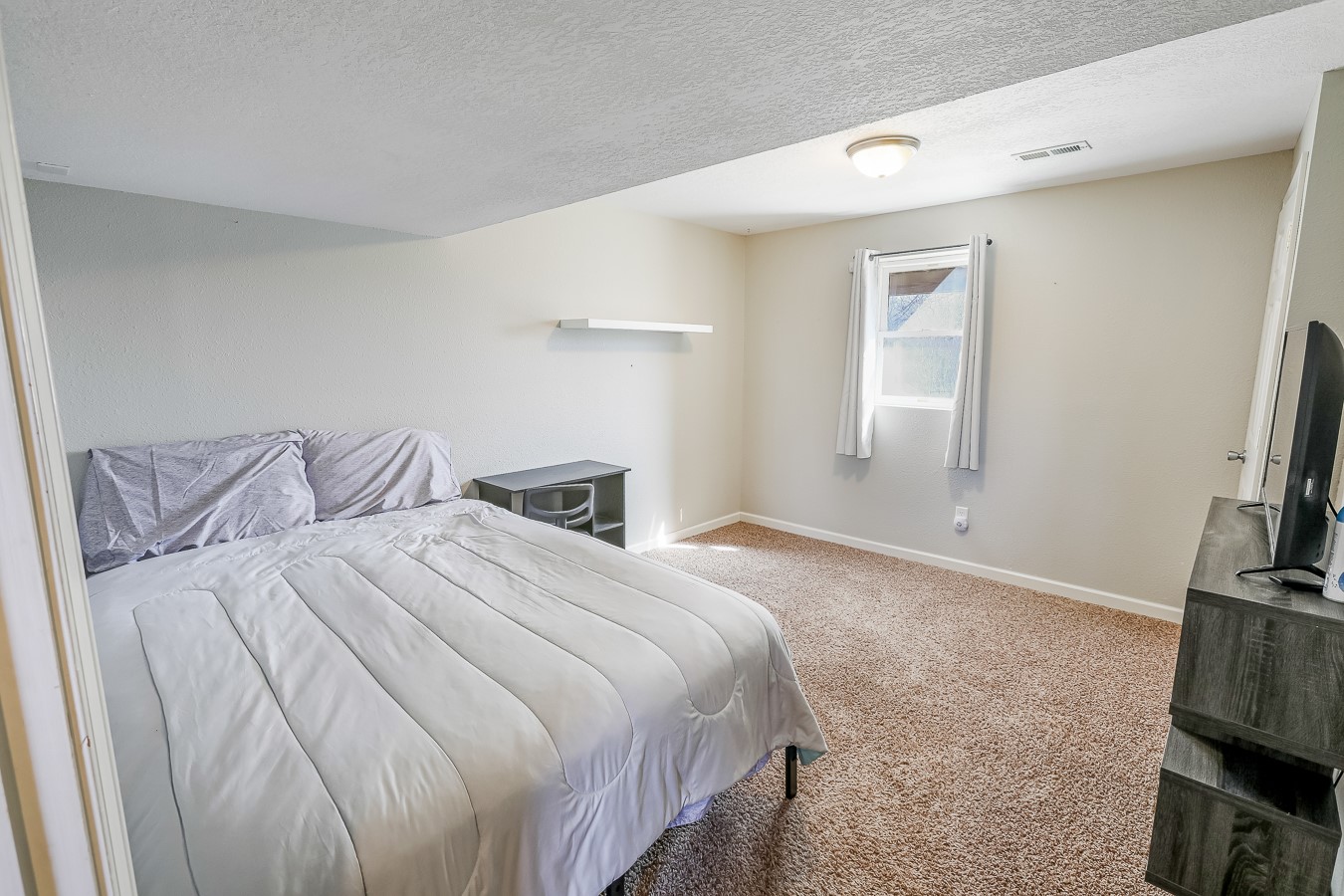 106 Zeeland Court, Pella, Iowa image 19