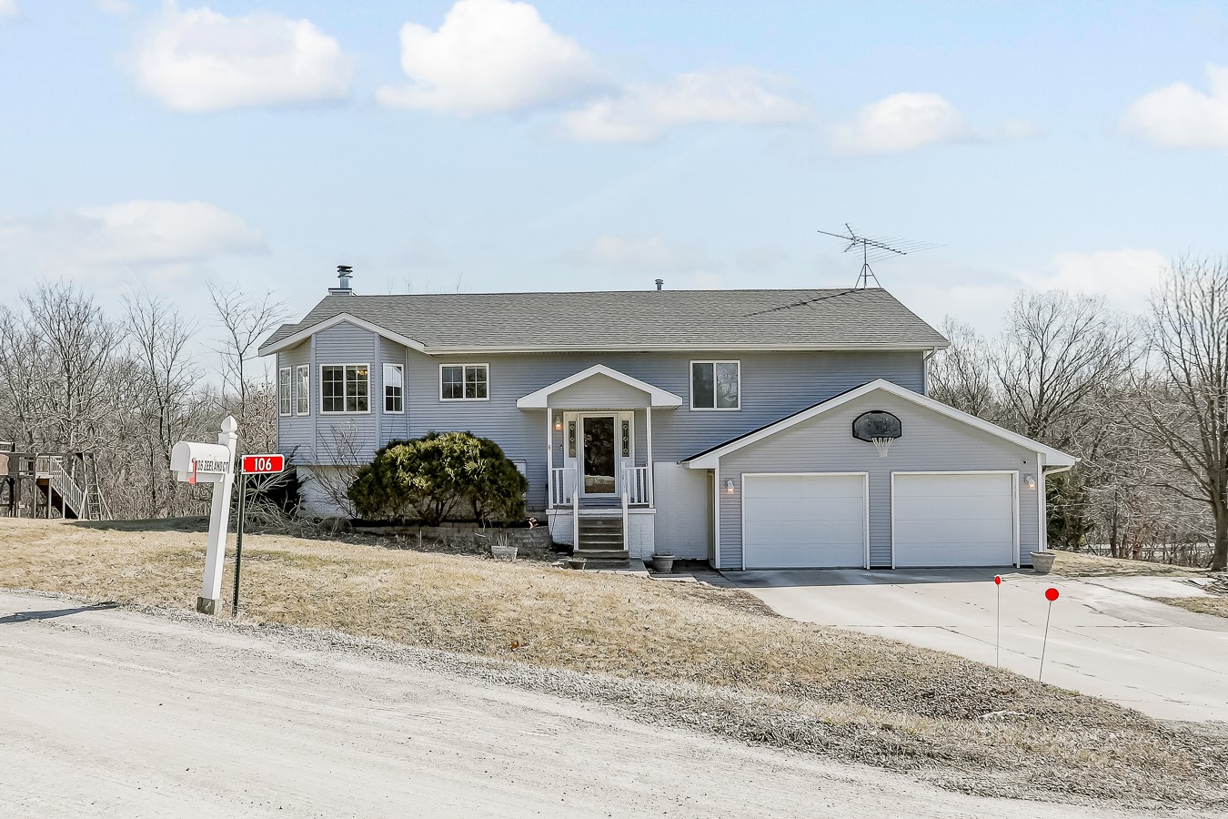 106 Zeeland Court, Pella, Iowa image 1