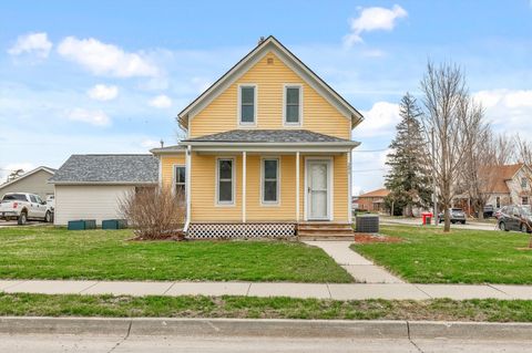 Homes For Sale - 201 W 1st Street<br/> Huxley, IA 50124