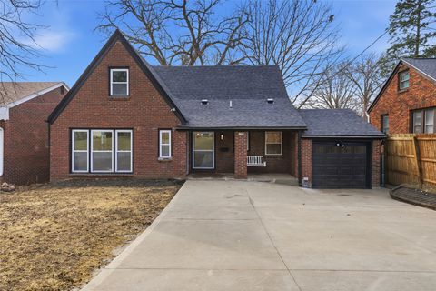 Homes For Sale - 1320 66th Street<br/> Windsor Heights, IA 50324